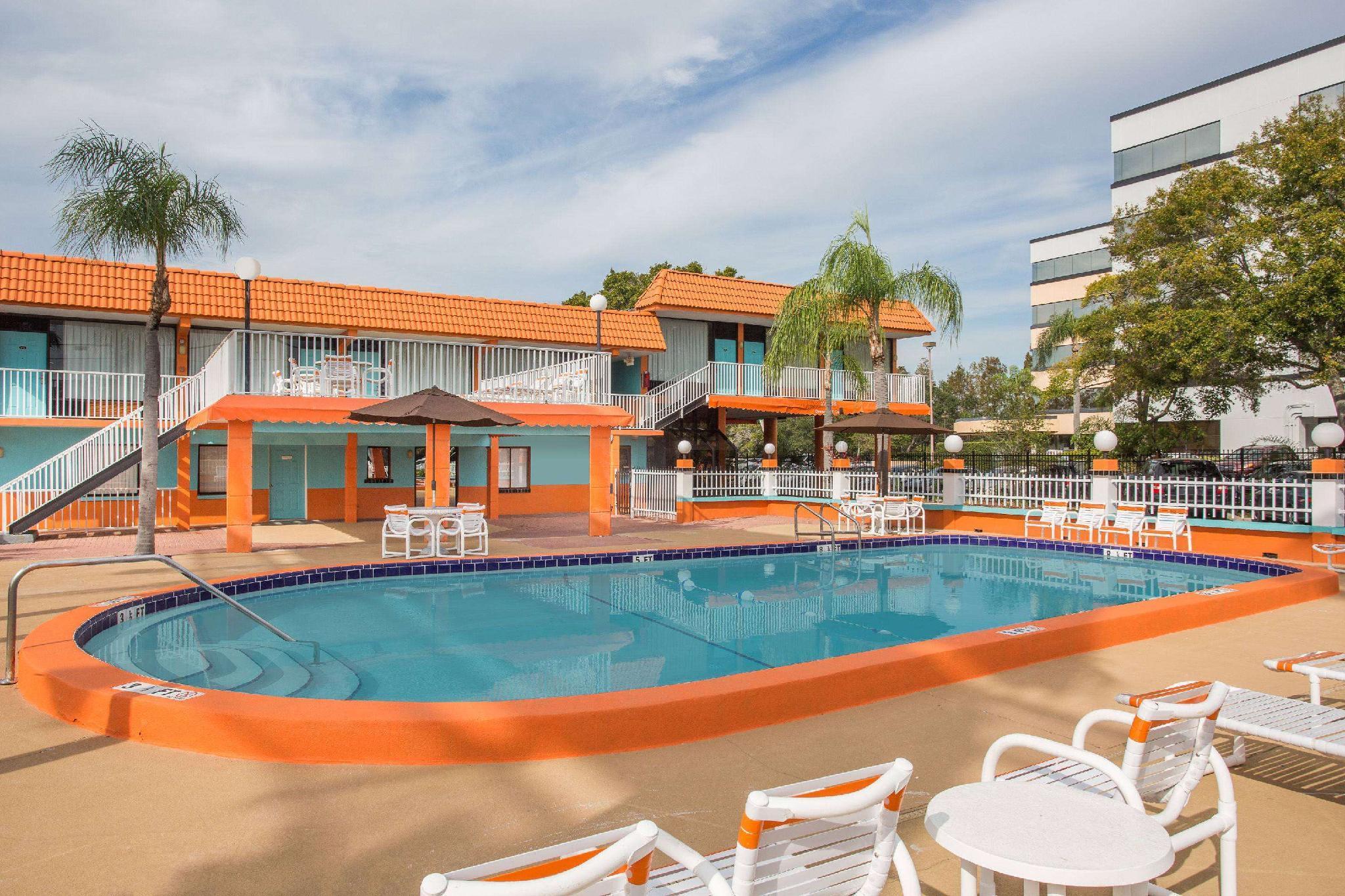 Howard Johnson By Wyndham Clearwater - Dunedin Eksteriør bilde