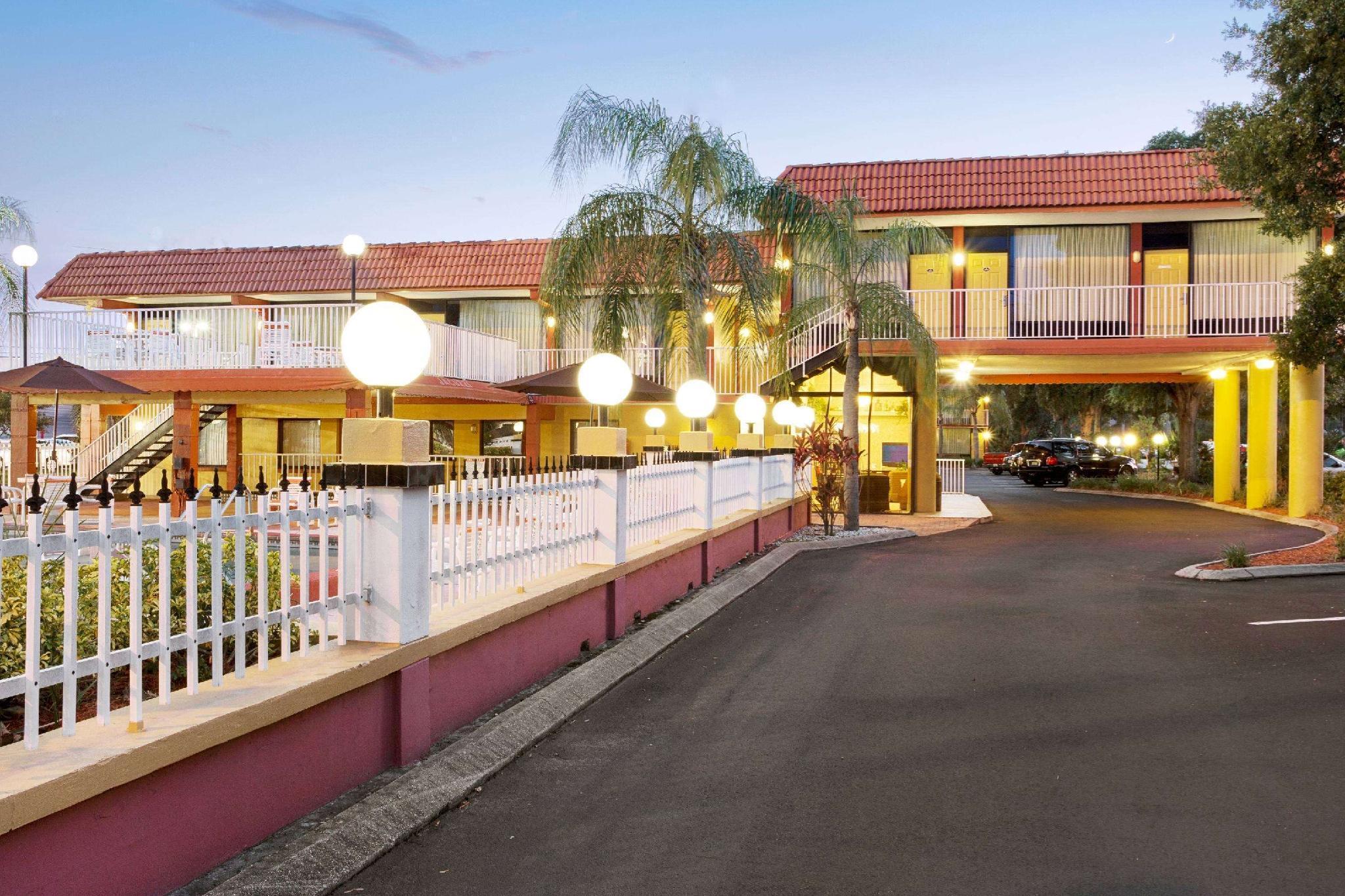 Howard Johnson By Wyndham Clearwater - Dunedin Eksteriør bilde