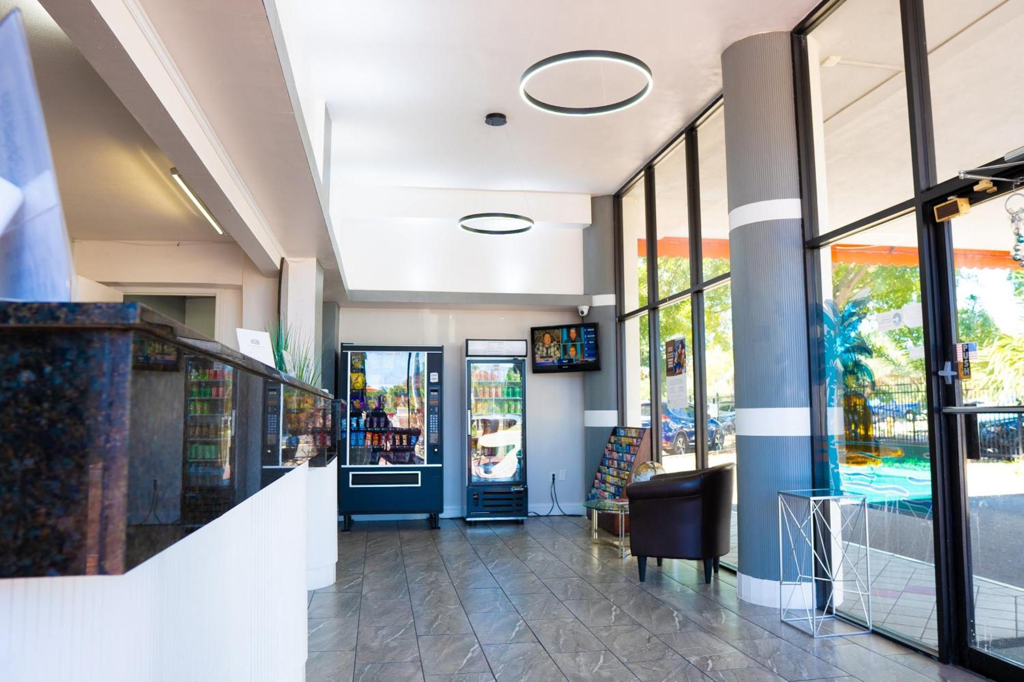 Howard Johnson By Wyndham Clearwater - Dunedin Eksteriør bilde